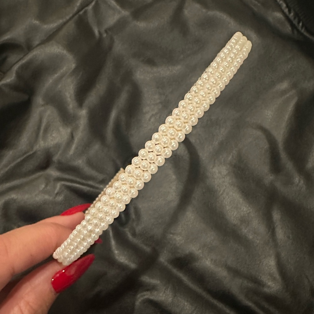Elegant Pearl Headband